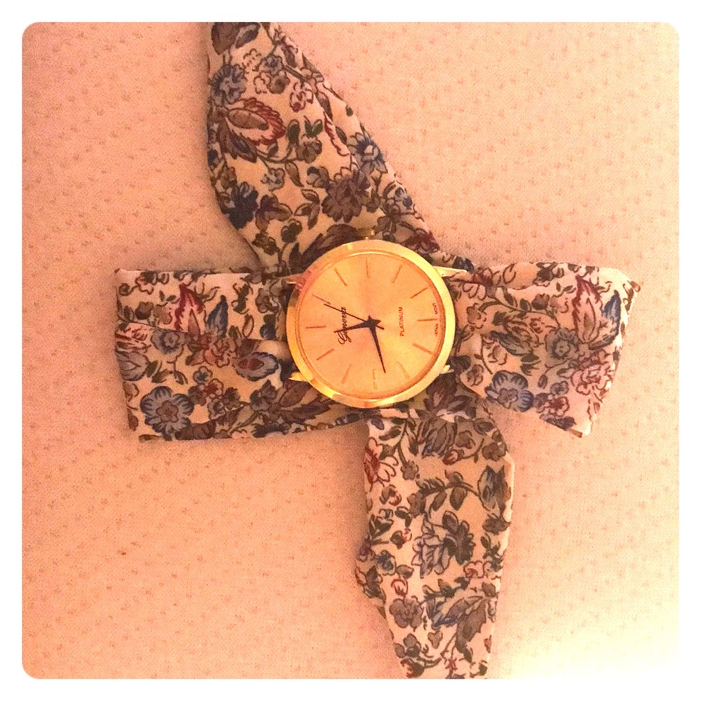 Cotton floral wristband watch
